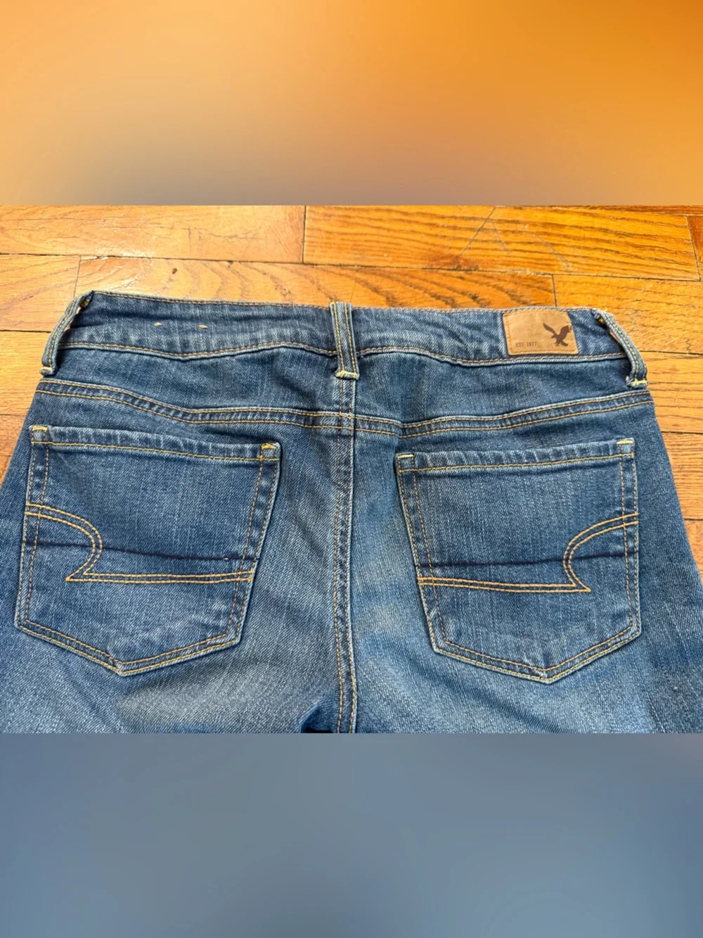 American Eagle Low Rise Bermuda Denim Shorts Cuffed Stretch Medium Wash Size S